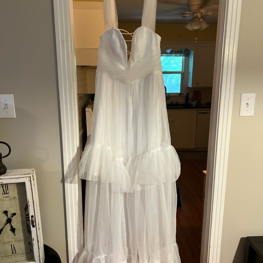 Leslie White Wedding Dress